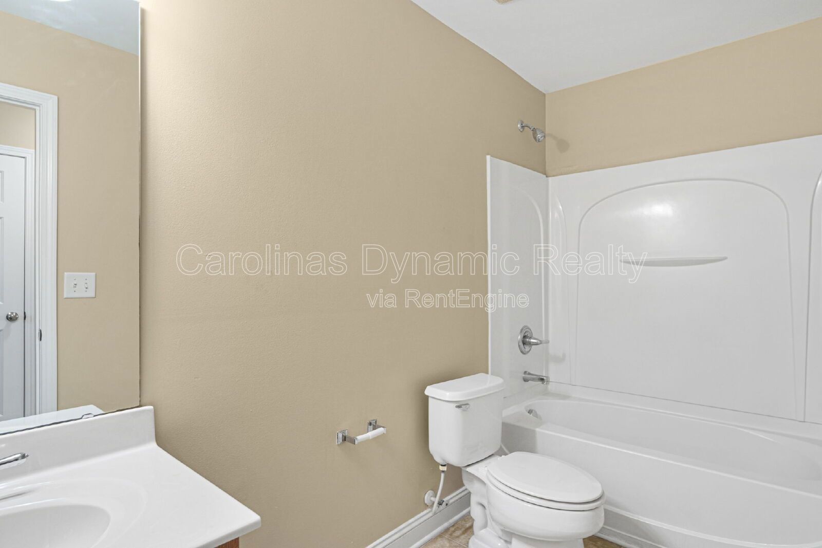 3 Bedrooms | Loft | 2.5 Baths | Beautifully Upgraded Kitchen property image