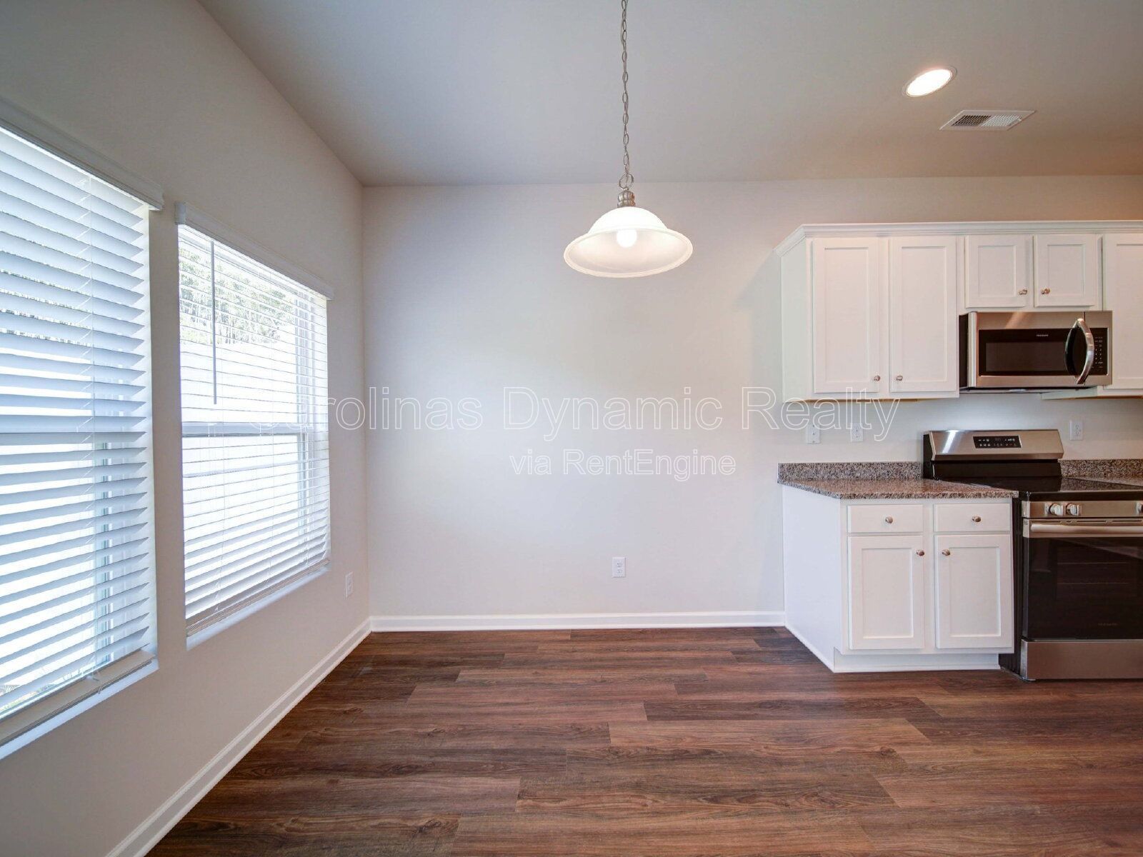 3 Bedrooms | 2.5 Baths | 1 Car Garage | Granite Counters | Stainless Steel Appliances property image