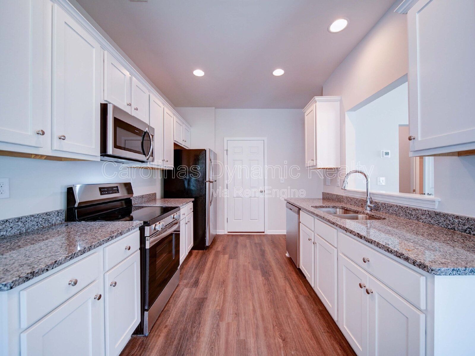 3 Bedrooms | 2.5 Baths | 1 Car Garage | Granite Counters | Stainless Steel Appliances property image