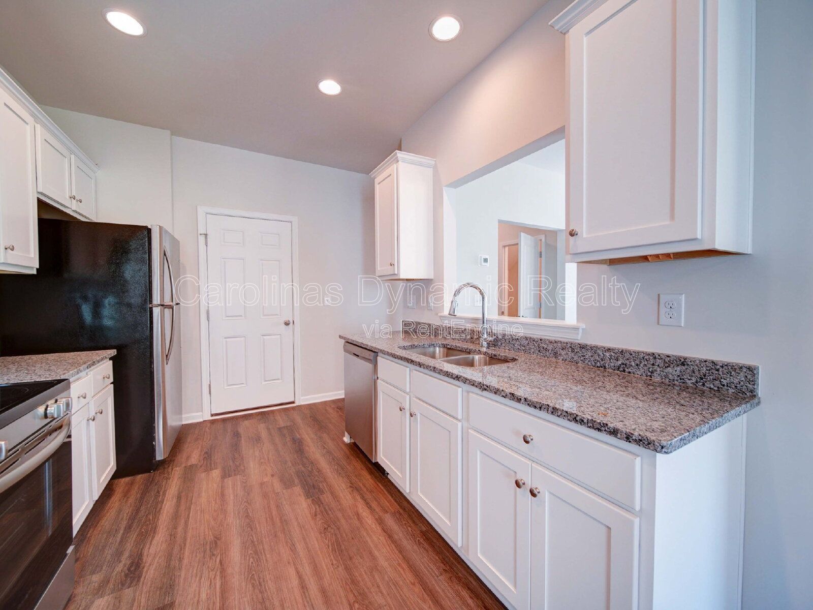 3 Bedrooms | 2.5 Baths | 1 Car Garage | Granite Counters | Stainless Steel Appliances property image