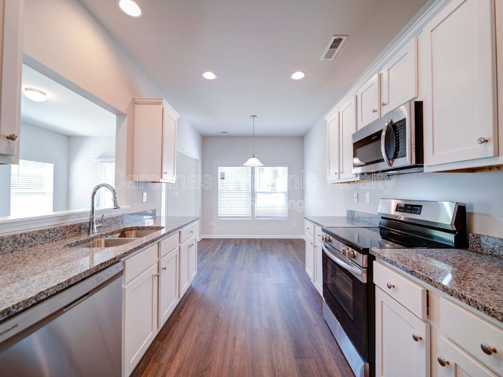 3 Bedrooms | 2.5 Baths | 1 Car Garage | Granite Counters | Stainless Steel Appliances property image