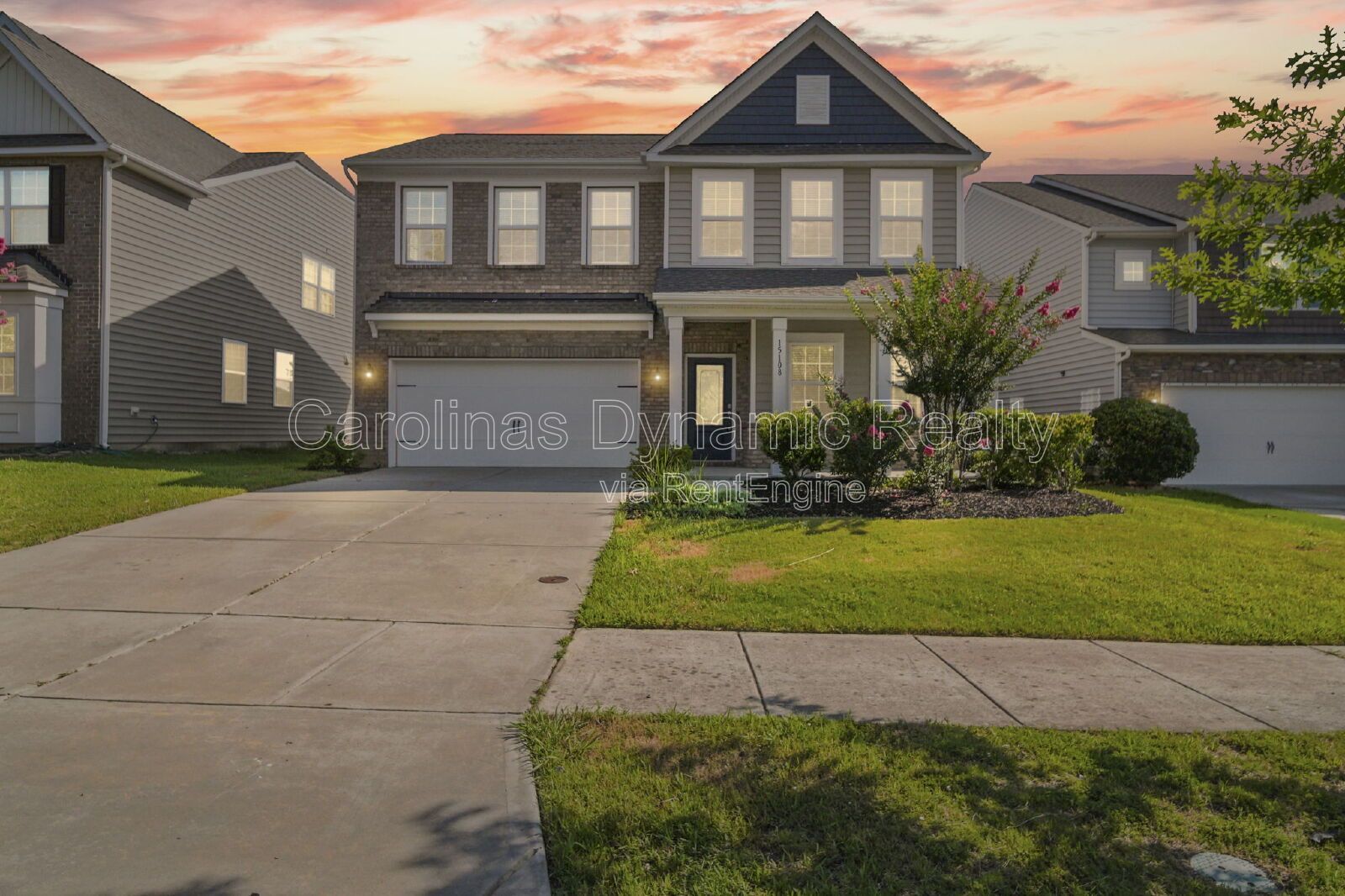 Spacious 5-Bedroom Home in Chateau with Community Pool & Prime Steele Creek Location property image