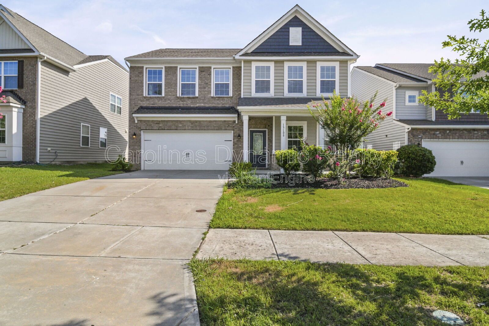 Spacious 5-Bedroom Home in Chateau with Community Pool & Prime Steele Creek Location property image