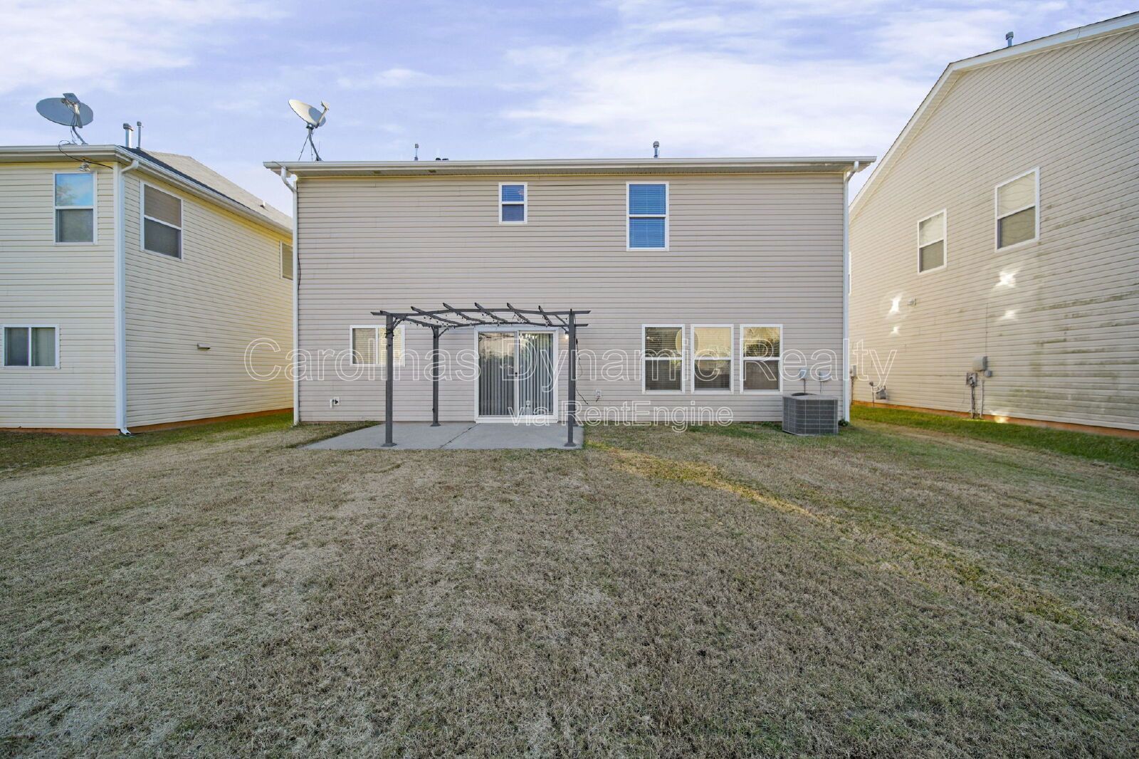 3 Bedrooms | Loft | 2.5 Baths | Beautifully Upgraded Kitchen property image