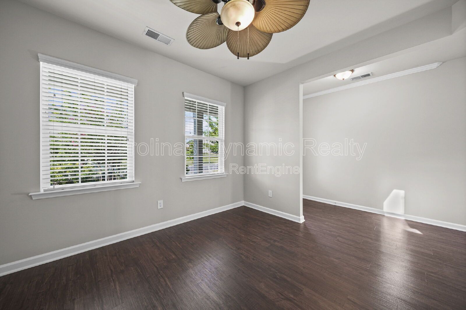 Spacious 5-Bedroom Home in Chateau with Community Pool & Prime Steele Creek Location property image