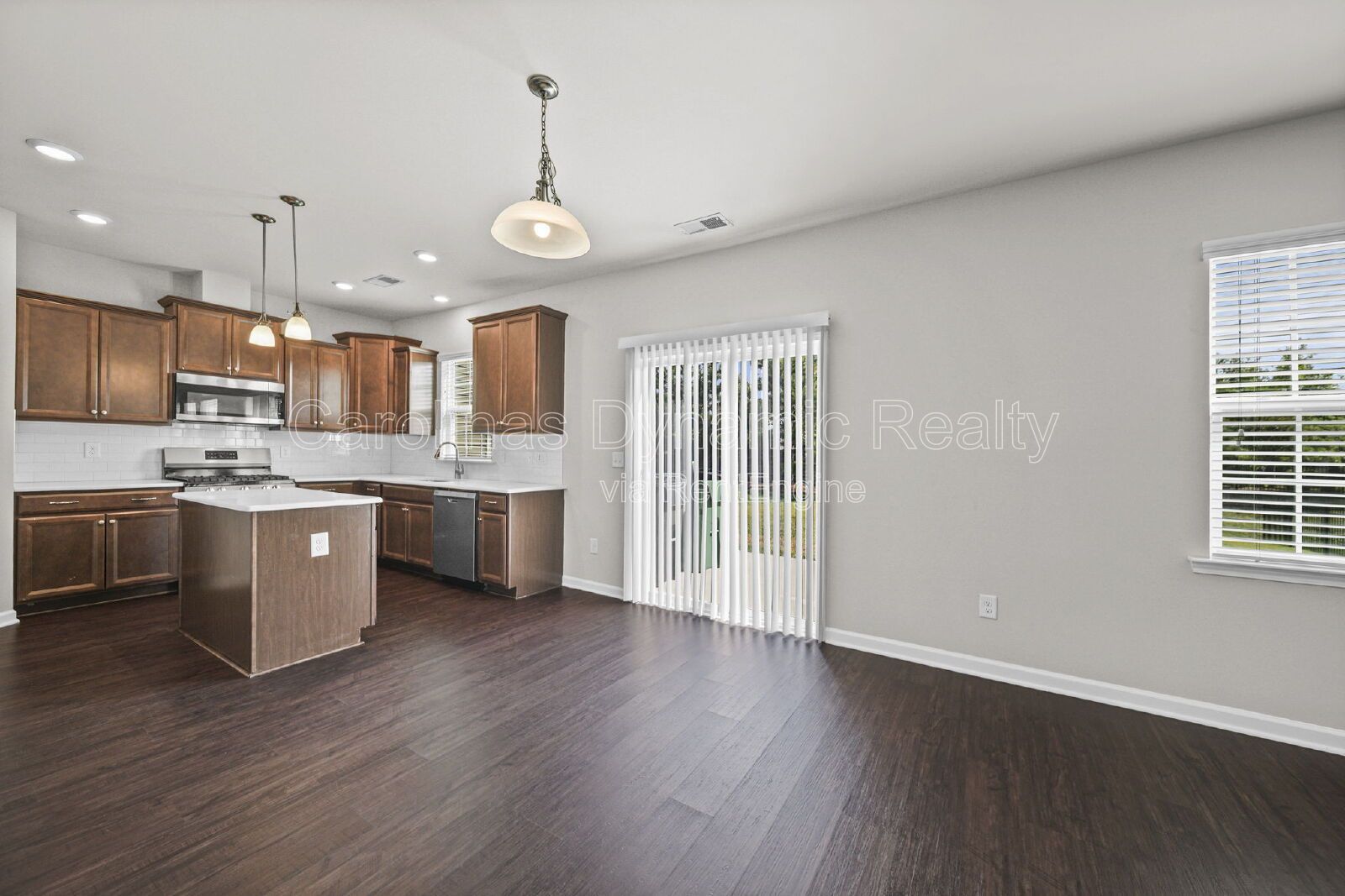 Spacious 5-Bedroom Home in Chateau with Community Pool & Prime Steele Creek Location property image