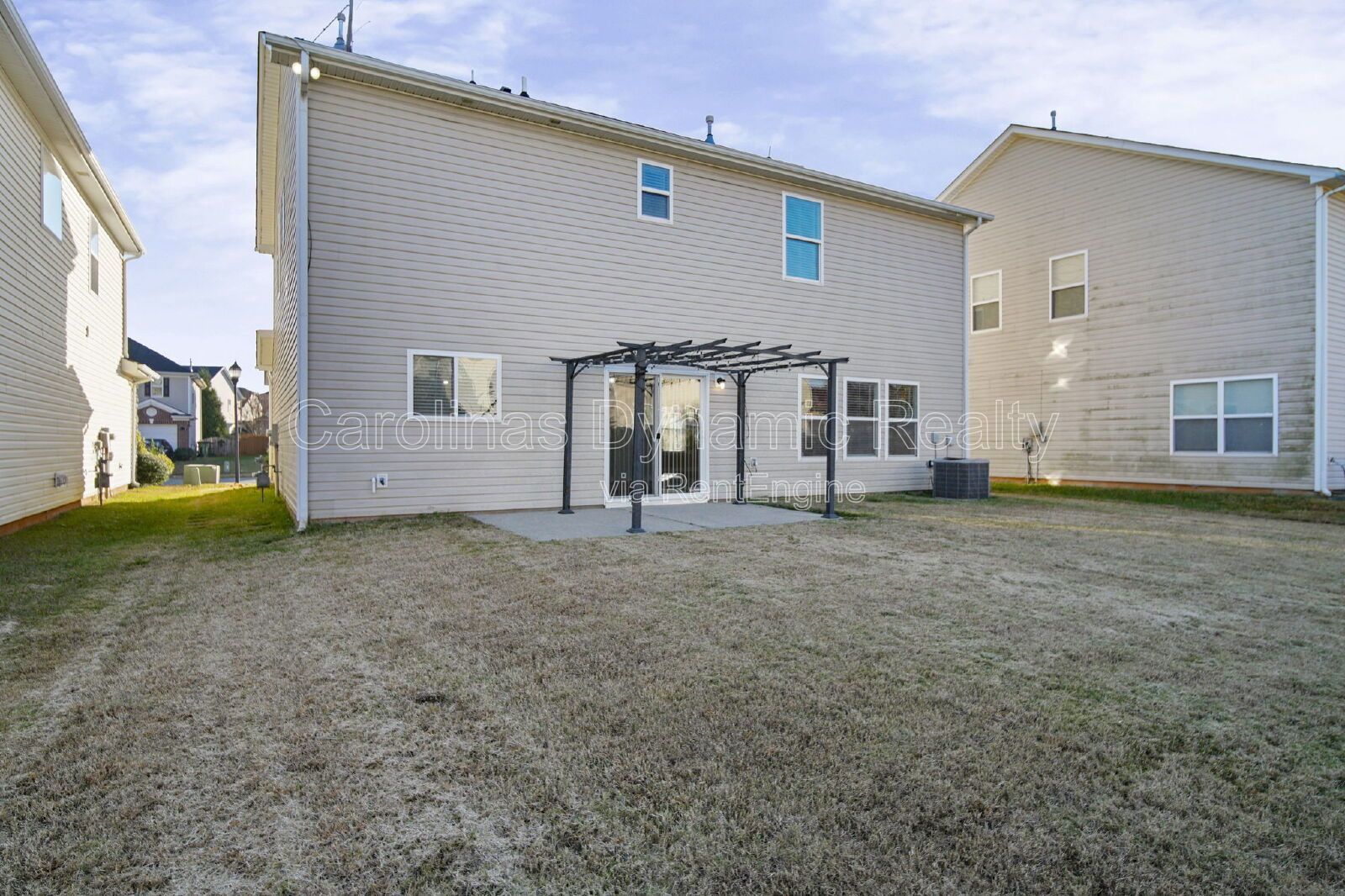 3 Bedrooms | Loft | 2.5 Baths | Beautifully Upgraded Kitchen property image