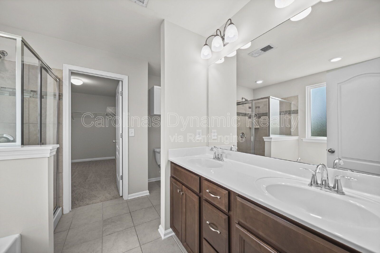 Spacious 5-Bedroom Home in Chateau with Community Pool & Prime Steele Creek Location property image