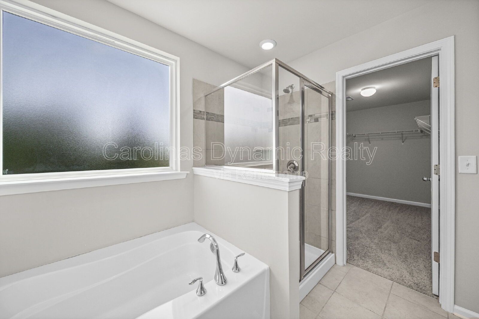 Spacious 5-Bedroom Home in Chateau with Community Pool & Prime Steele Creek Location property image