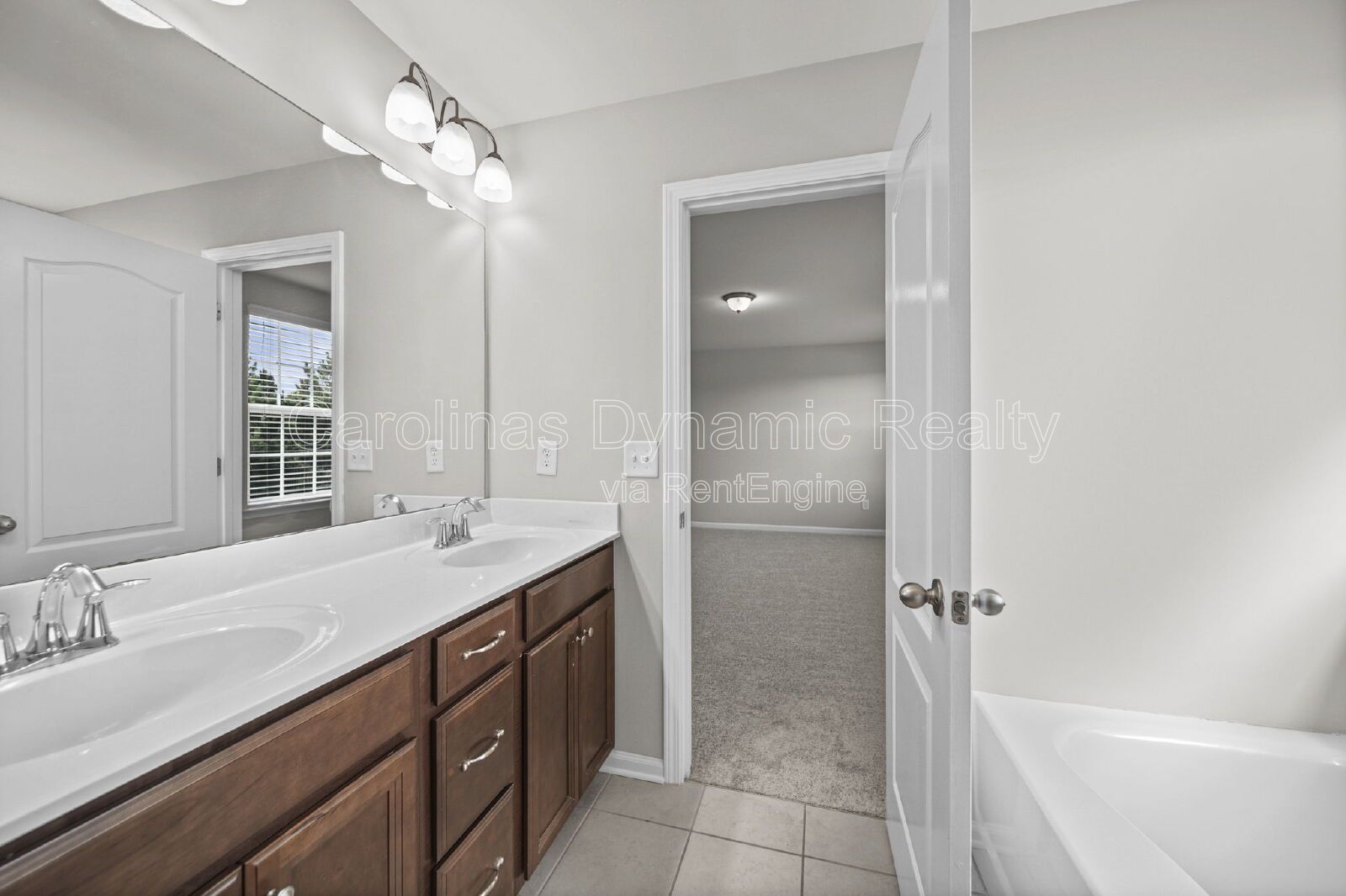 Spacious 5-Bedroom Home in Chateau with Community Pool & Prime Steele Creek Location property image
