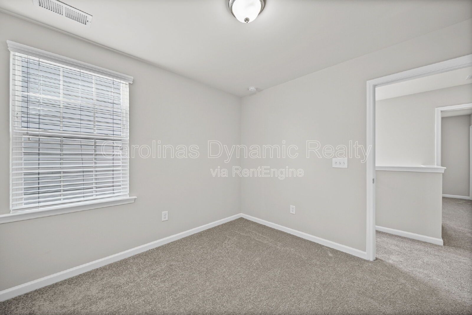 Spacious 5-Bedroom Home in Chateau with Community Pool & Prime Steele Creek Location property image