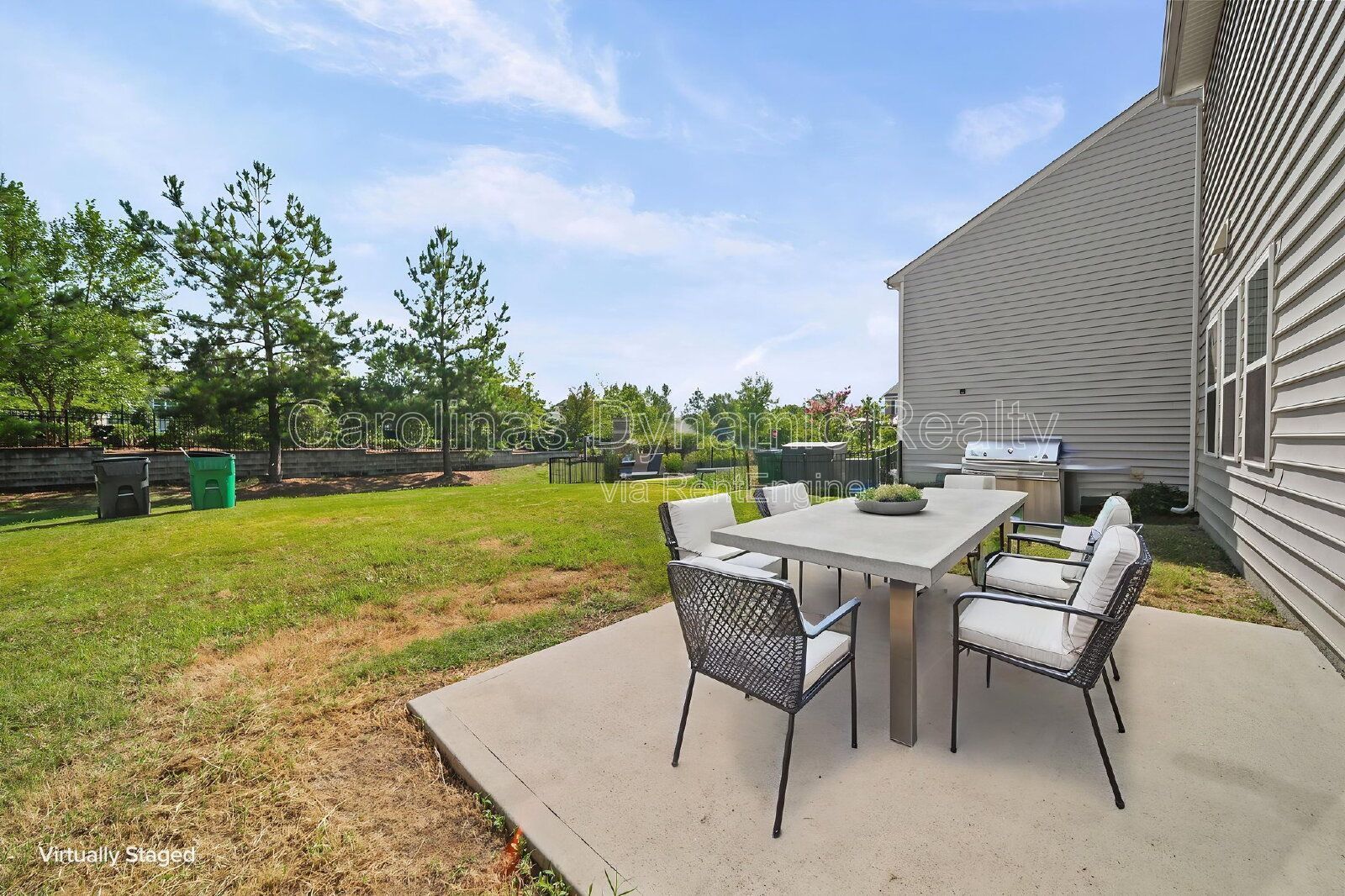 Spacious 5-Bedroom Home in Chateau with Community Pool & Prime Steele Creek Location property image