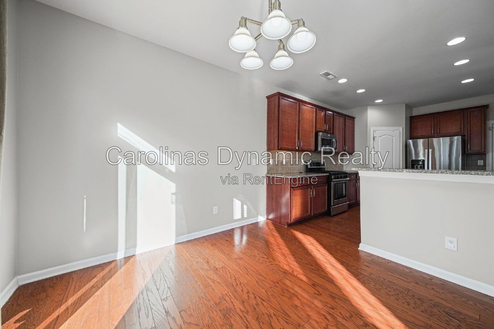 Stone Creek Ranch | End Unit Townhouse | New Carpet | Fresh Paint property image