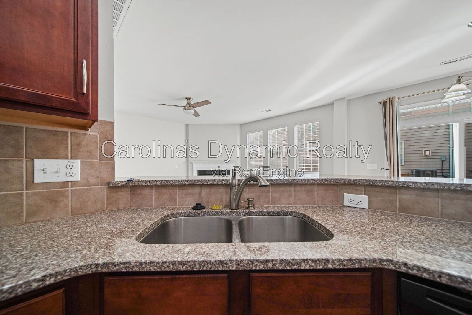 Stone Creek Ranch | End Unit Townhouse | New Carpet | Fresh Paint property image