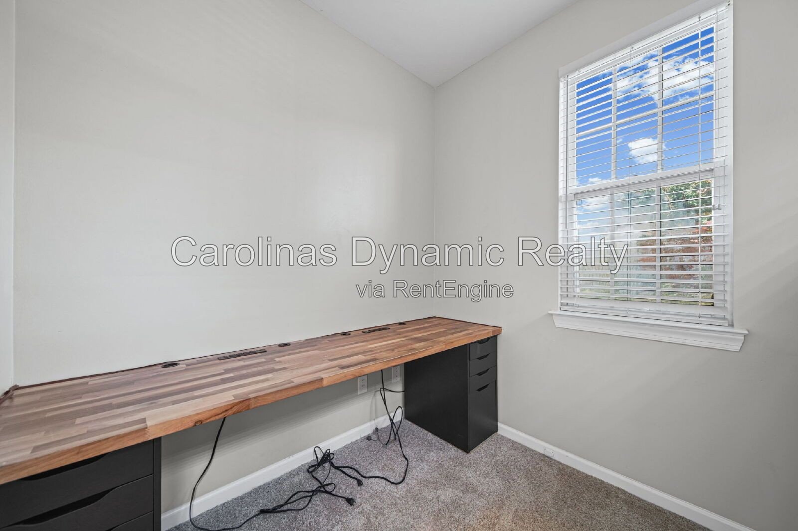 Stone Creek Ranch | End Unit Townhouse | New Carpet | Fresh Paint property image