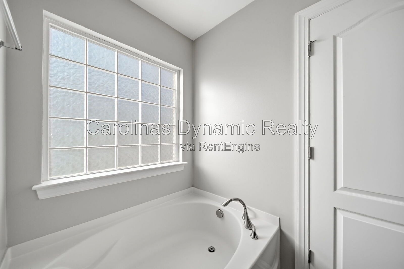 Stone Creek Ranch | End Unit Townhouse | New Carpet | Fresh Paint property image
