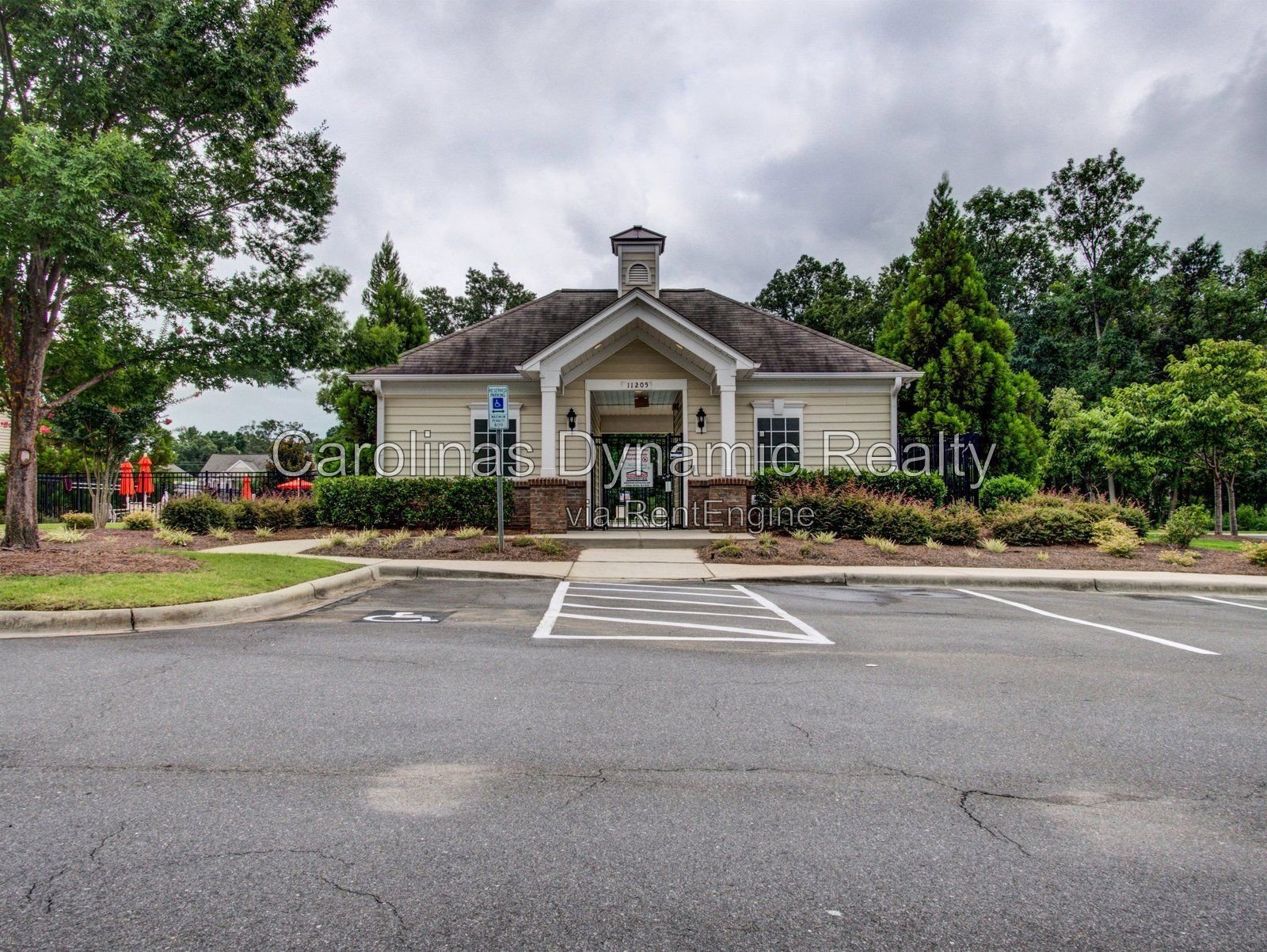 Stone Creek Ranch | End Unit Townhouse | New Carpet | Fresh Paint property image
