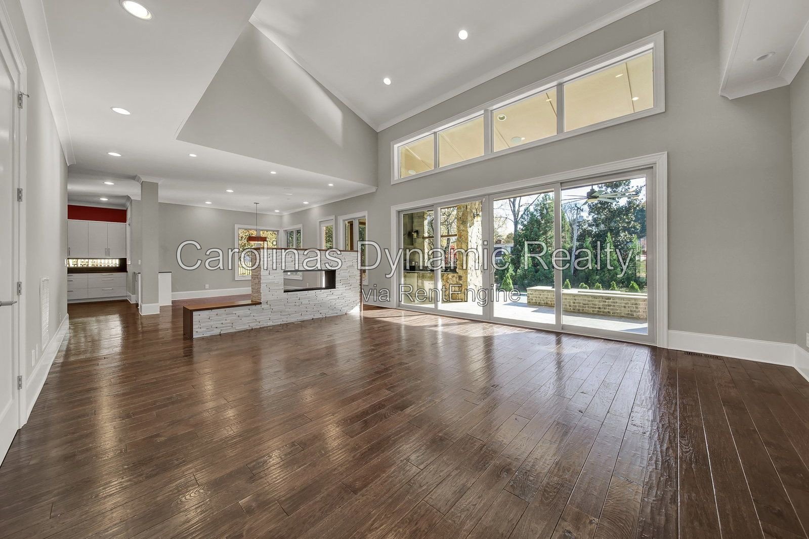 MYERS PARK/SOUTHPARK AREA. MODERN, NEWER CONSTRUCTION 4BR/4.1BA EXECUTIVE HOME ON A BEAUTIFUL & QUIET STREET. BACKYARD OASIS WITH POOL & COVERD TERRACE W/ OUTDOOR KITCHEN property image