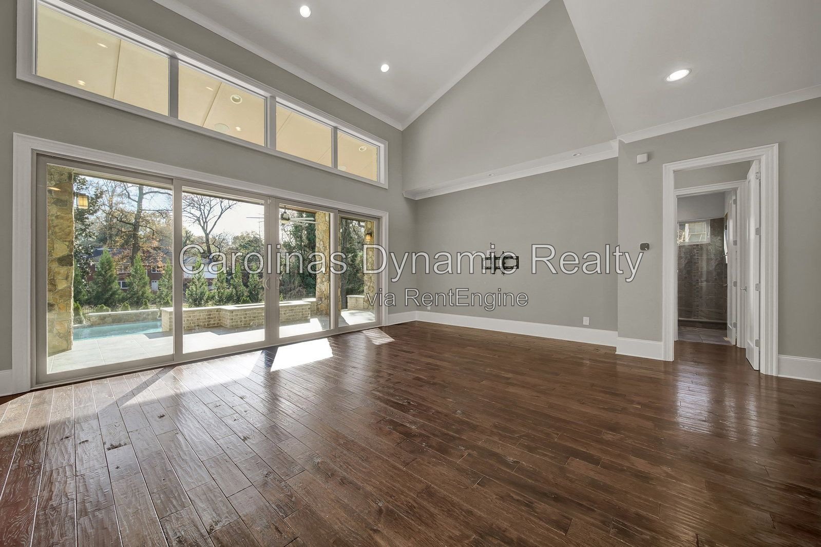 MYERS PARK/SOUTHPARK AREA. MODERN, NEWER CONSTRUCTION 4BR/4.1BA EXECUTIVE HOME ON A BEAUTIFUL & QUIET STREET. BACKYARD OASIS WITH POOL & COVERD TERRACE W/ OUTDOOR KITCHEN property image
