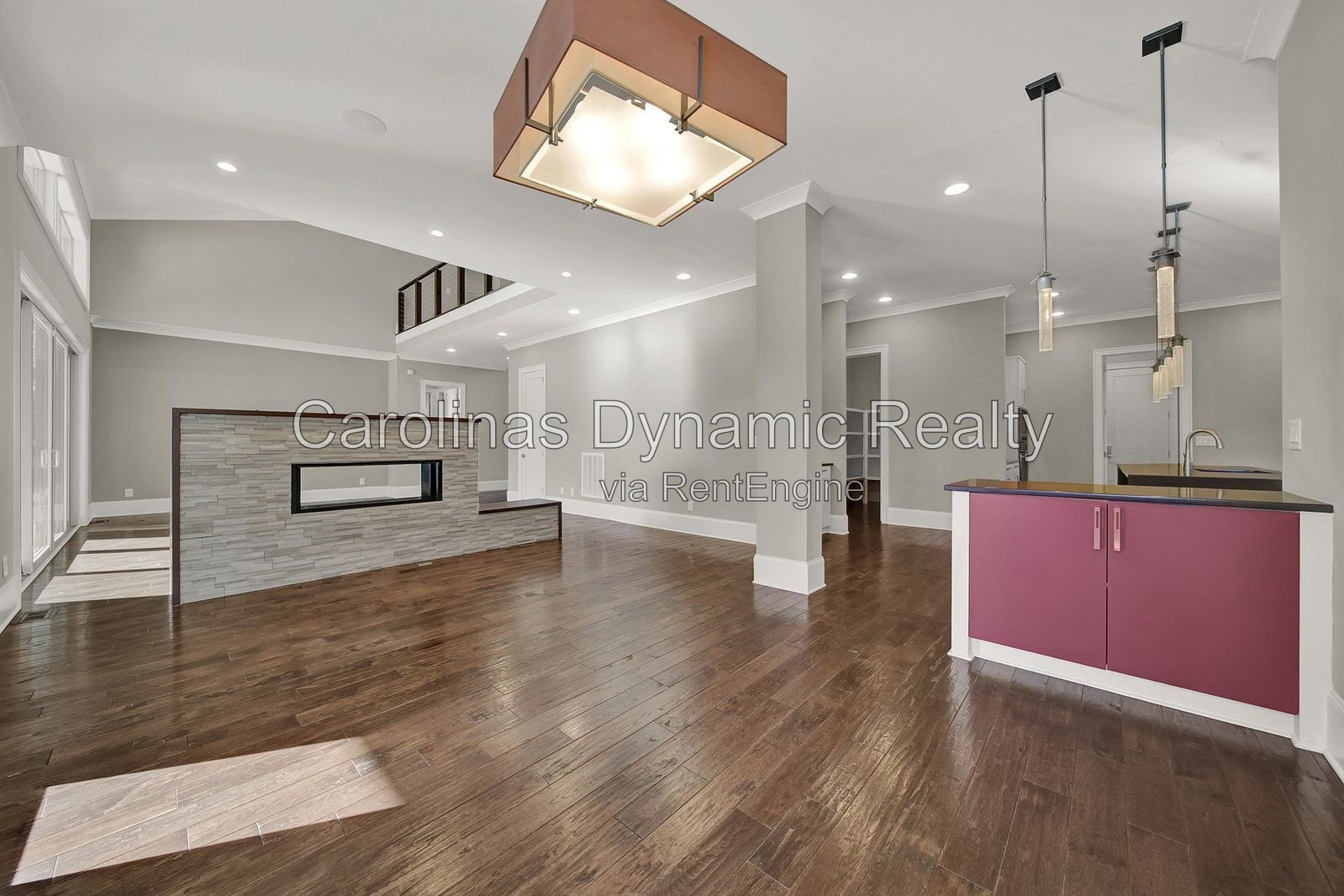 MYERS PARK/SOUTHPARK AREA. MODERN, NEWER CONSTRUCTION 4BR/4.1BA EXECUTIVE HOME ON A BEAUTIFUL & QUIET STREET. BACKYARD OASIS WITH POOL & COVERD TERRACE W/ OUTDOOR KITCHEN property image