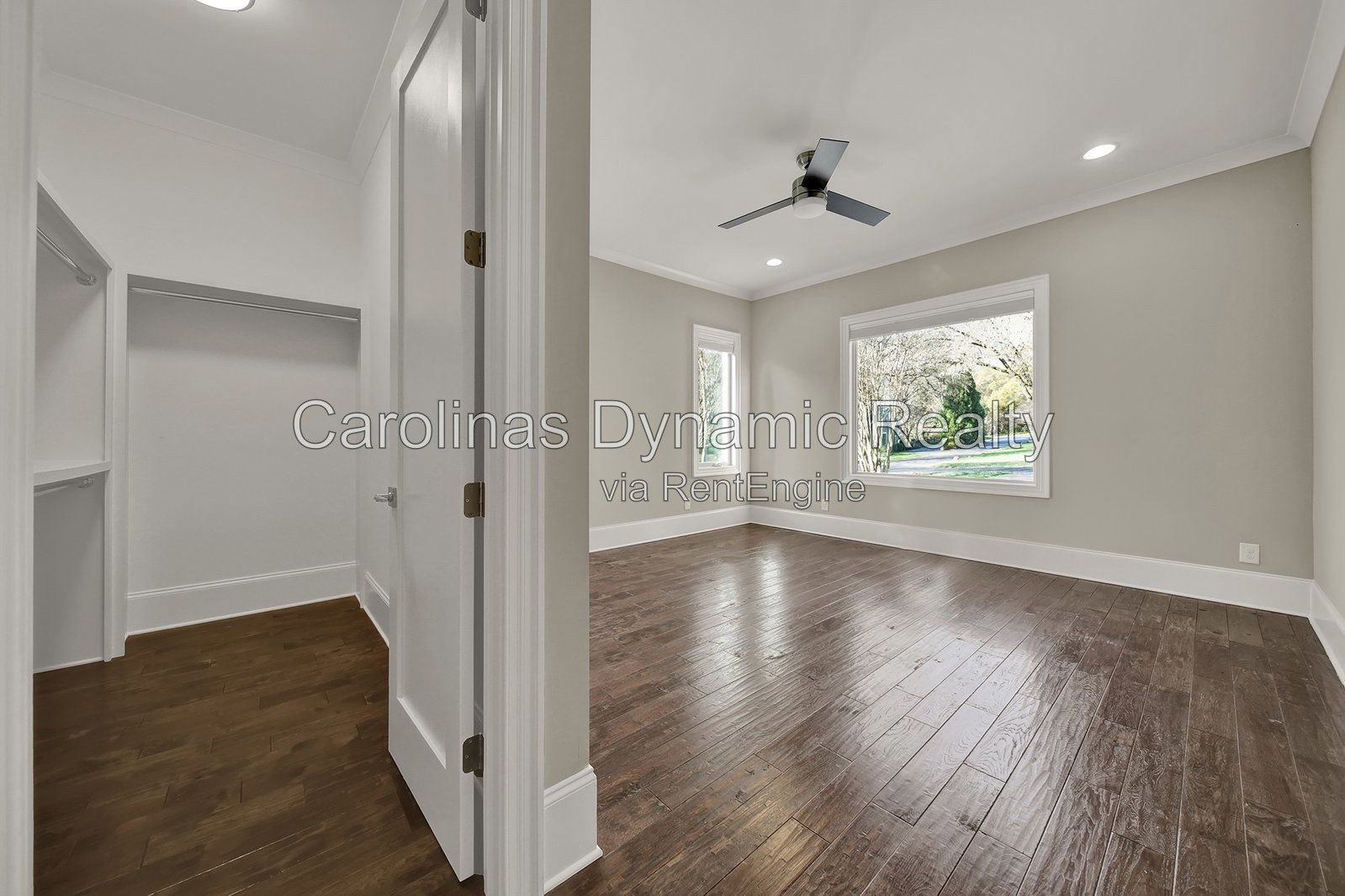 MYERS PARK/SOUTHPARK AREA. MODERN, NEWER CONSTRUCTION 4BR/4.1BA EXECUTIVE HOME ON A BEAUTIFUL & QUIET STREET. BACKYARD OASIS WITH POOL & COVERD TERRACE W/ OUTDOOR KITCHEN property image