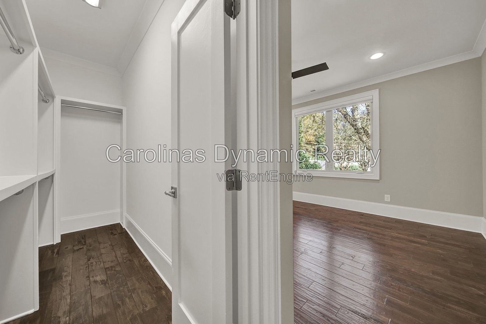 MYERS PARK/SOUTHPARK AREA. MODERN, NEWER CONSTRUCTION 4BR/4.1BA EXECUTIVE HOME ON A BEAUTIFUL & QUIET STREET. BACKYARD OASIS WITH POOL & COVERD TERRACE W/ OUTDOOR KITCHEN property image