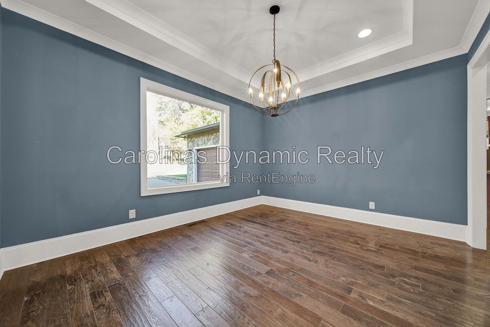 MYERS PARK/SOUTHPARK AREA. MODERN, NEWER CONSTRUCTION 4BR/4.1BA EXECUTIVE HOME ON A BEAUTIFUL & QUIET STREET. BACKYARD OASIS WITH POOL & COVERD TERRACE W/ OUTDOOR KITCHEN property image