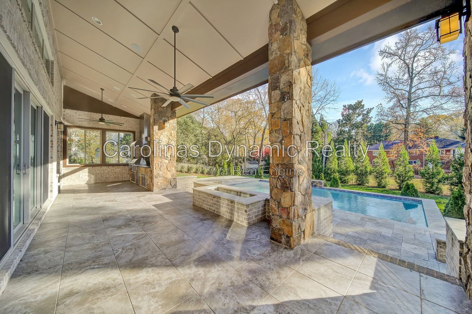 MYERS PARK/SOUTHPARK AREA. MODERN, NEWER CONSTRUCTION 4BR/4.1BA EXECUTIVE HOME ON A BEAUTIFUL & QUIET STREET. BACKYARD OASIS WITH POOL & COVERD TERRACE W/ OUTDOOR KITCHEN property image