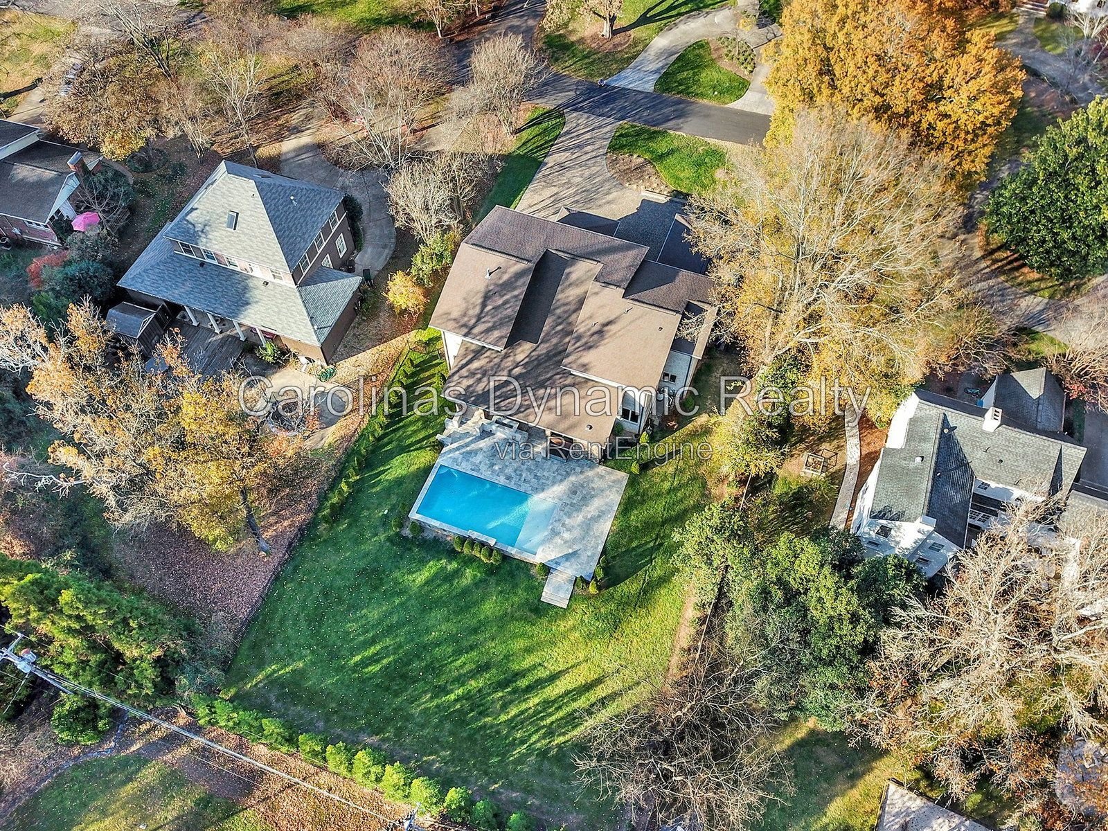 MYERS PARK/SOUTHPARK AREA. MODERN, NEWER CONSTRUCTION 4BR/4.1BA EXECUTIVE HOME ON A BEAUTIFUL & QUIET STREET. BACKYARD OASIS WITH POOL & COVERD TERRACE W/ OUTDOOR KITCHEN property image