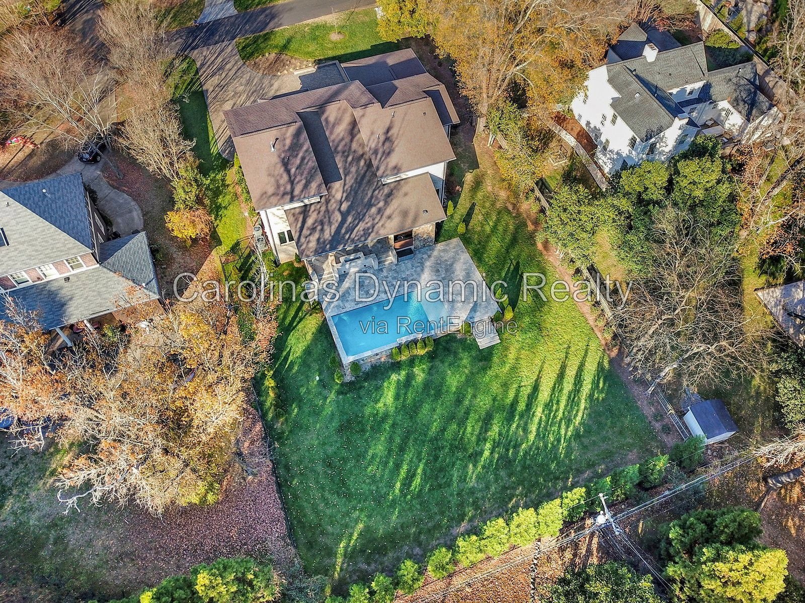 MYERS PARK/SOUTHPARK AREA. MODERN, NEWER CONSTRUCTION 4BR/4.1BA EXECUTIVE HOME ON A BEAUTIFUL & QUIET STREET. BACKYARD OASIS WITH POOL & COVERD TERRACE W/ OUTDOOR KITCHEN property image