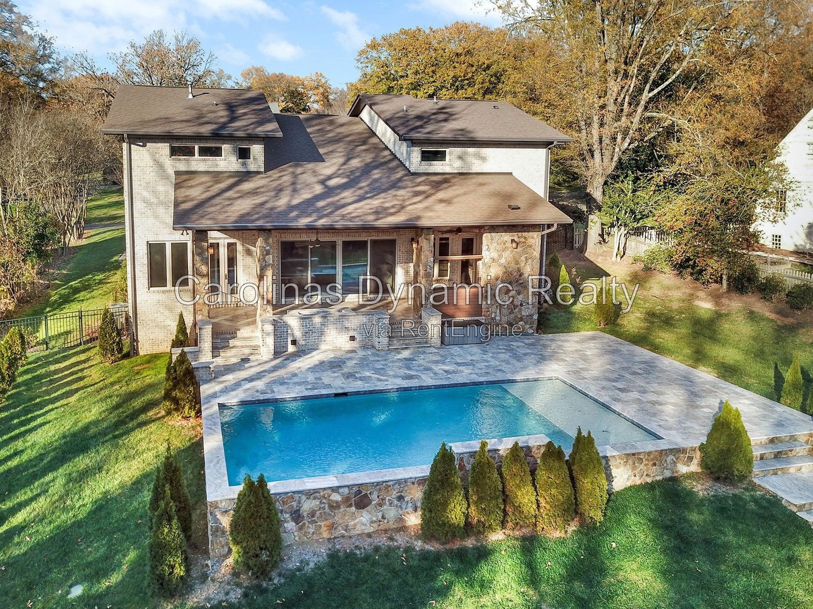 MYERS PARK/SOUTHPARK AREA. MODERN, NEWER CONSTRUCTION 4BR/4.1BA EXECUTIVE HOME ON A BEAUTIFUL & QUIET STREET. BACKYARD OASIS WITH POOL & COVERD TERRACE W/ OUTDOOR KITCHEN property image