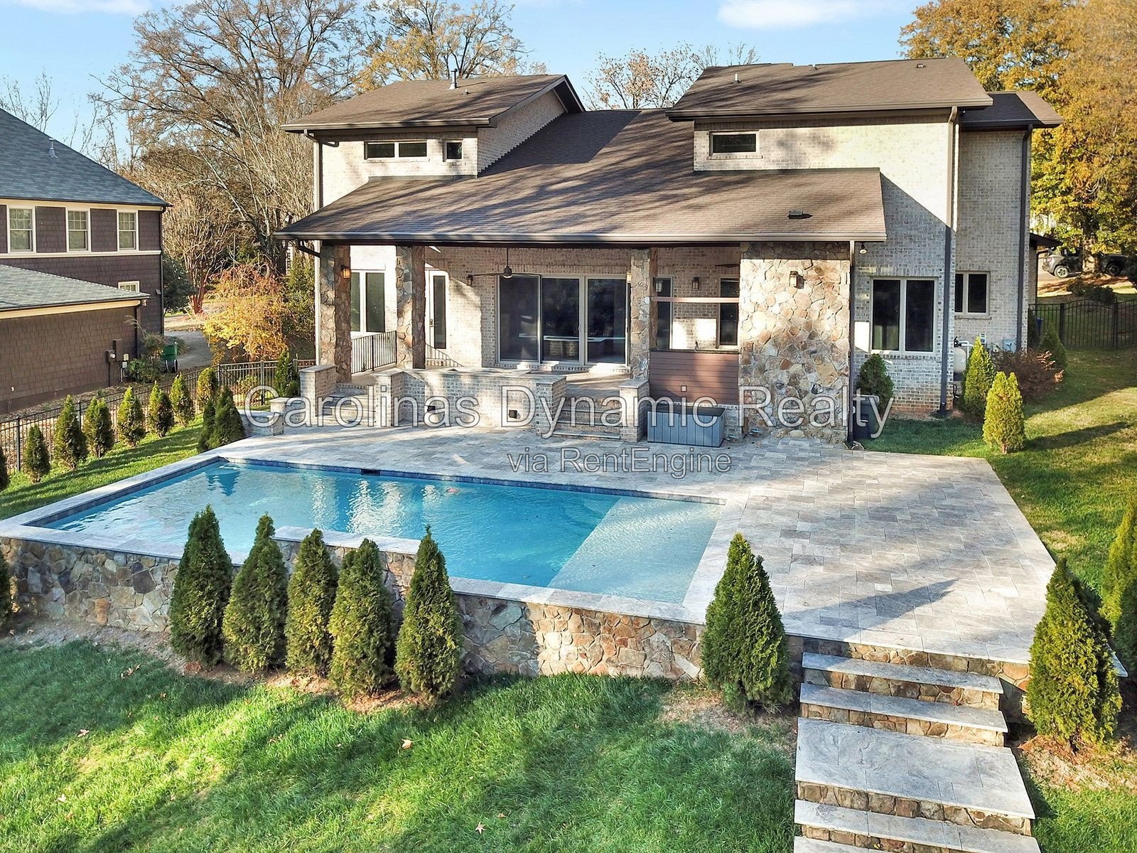 MYERS PARK/SOUTHPARK AREA. MODERN, NEWER CONSTRUCTION 4BR/4.1BA EXECUTIVE HOME ON A BEAUTIFUL & QUIET STREET. BACKYARD OASIS WITH POOL & COVERD TERRACE W/ OUTDOOR KITCHEN property image