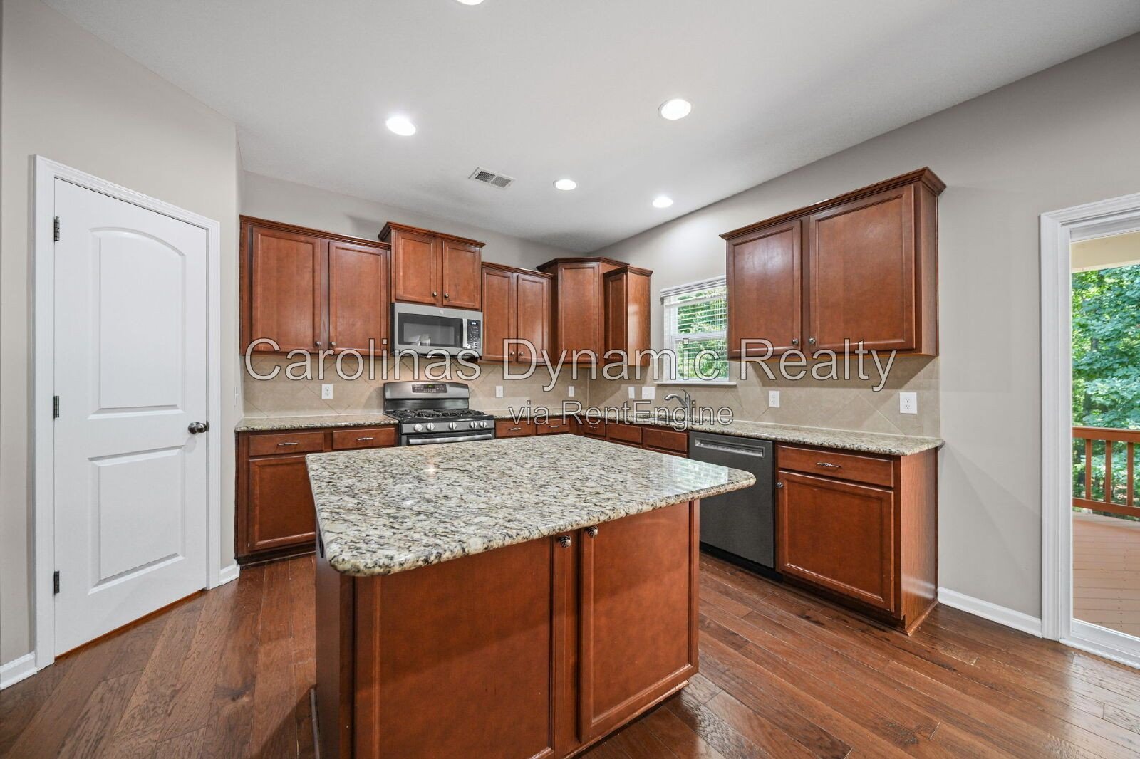 5 Bedrooms | 3 Baths | Beautiful Kitchen | Large Deck | 3 Car Garage property image