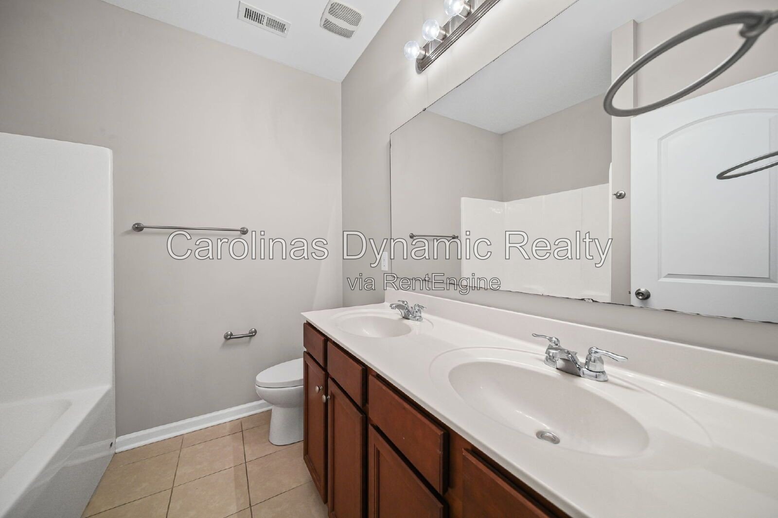 5 Bedrooms | 3 Baths | Beautiful Kitchen | Large Deck | 3 Car Garage property image