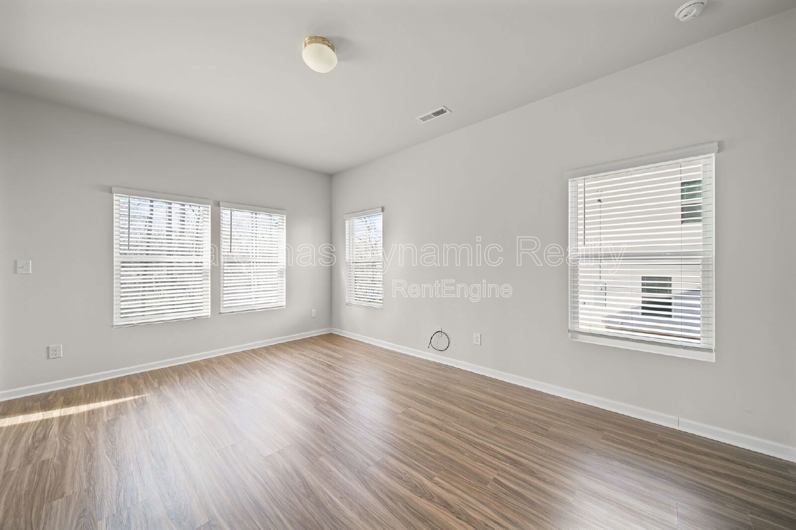 3 Bedrooms | 2.5 Baths | Granite Counters | Stainless Steel Appliances property image