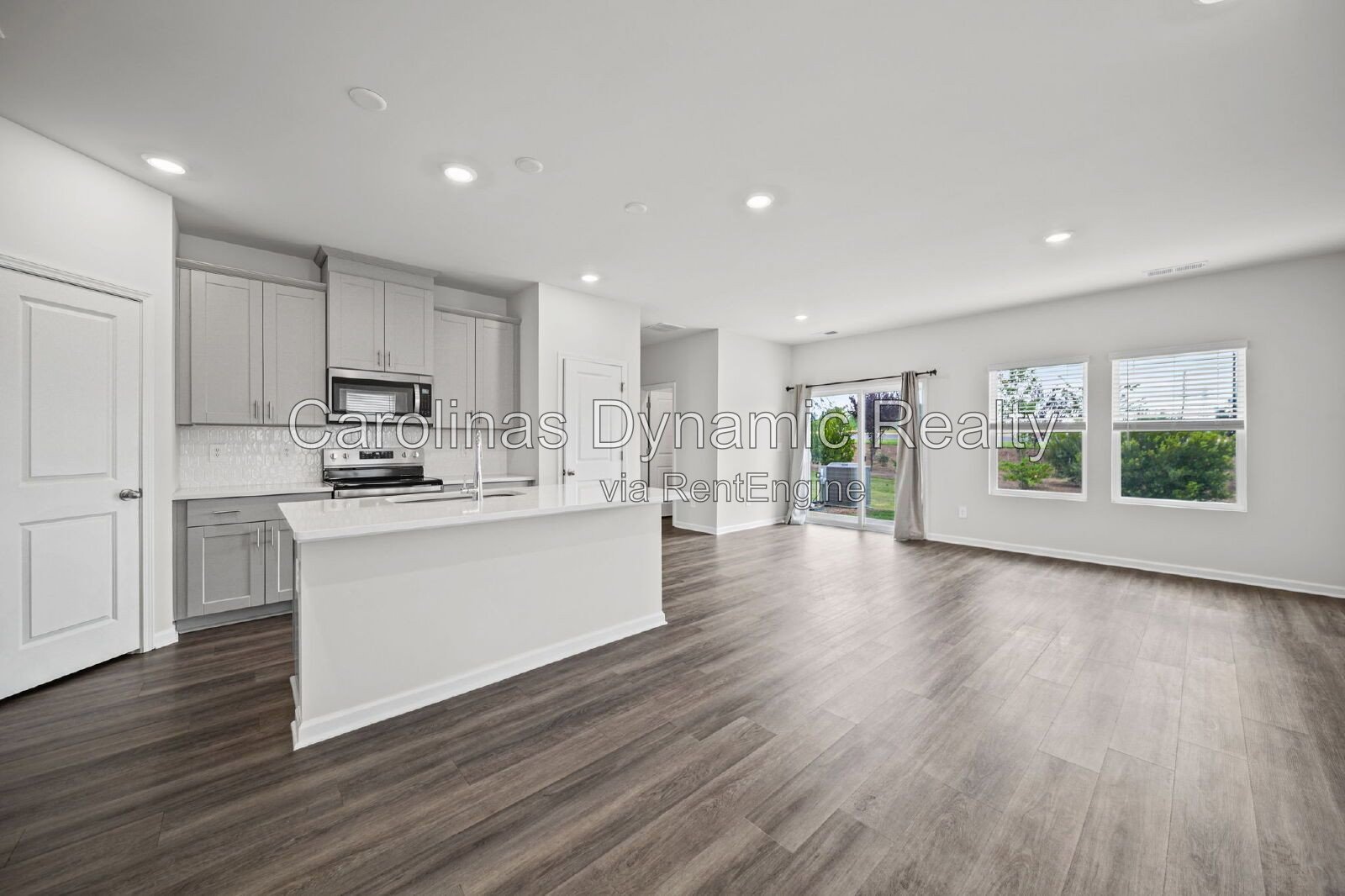 Spacious 3BR End-Unit Townhome in Prime Location with 2 Car Garage property image