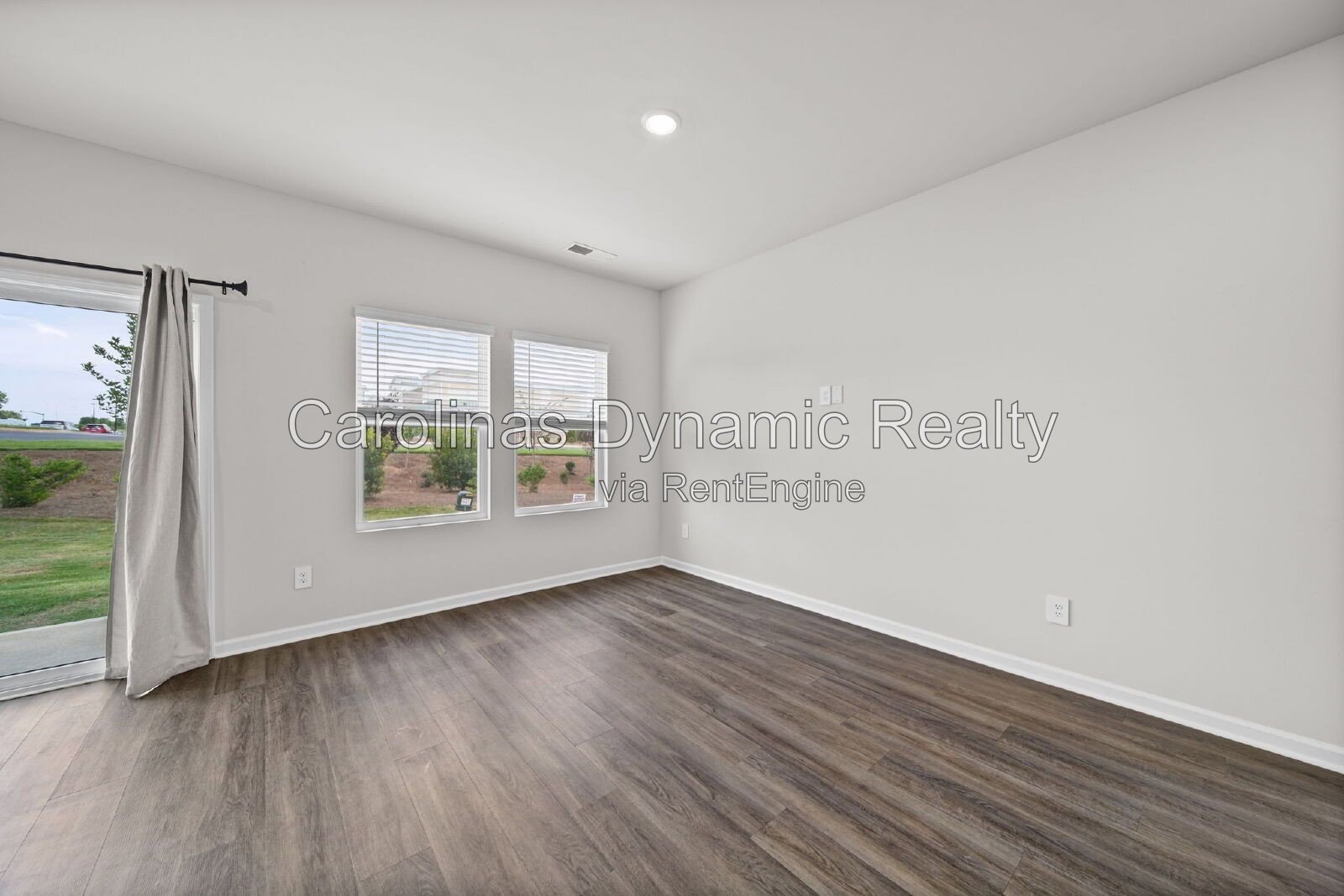 Spacious 3BR End-Unit Townhome in Prime Location with 2 Car Garage property image