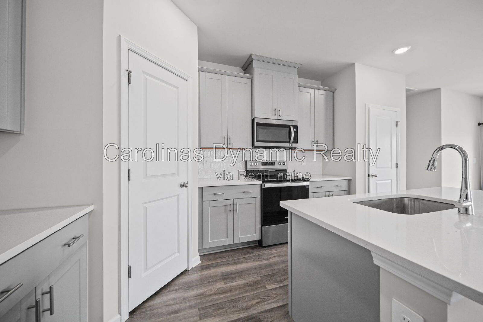 Spacious 3BR End-Unit Townhome in Prime Location with 2 Car Garage property image