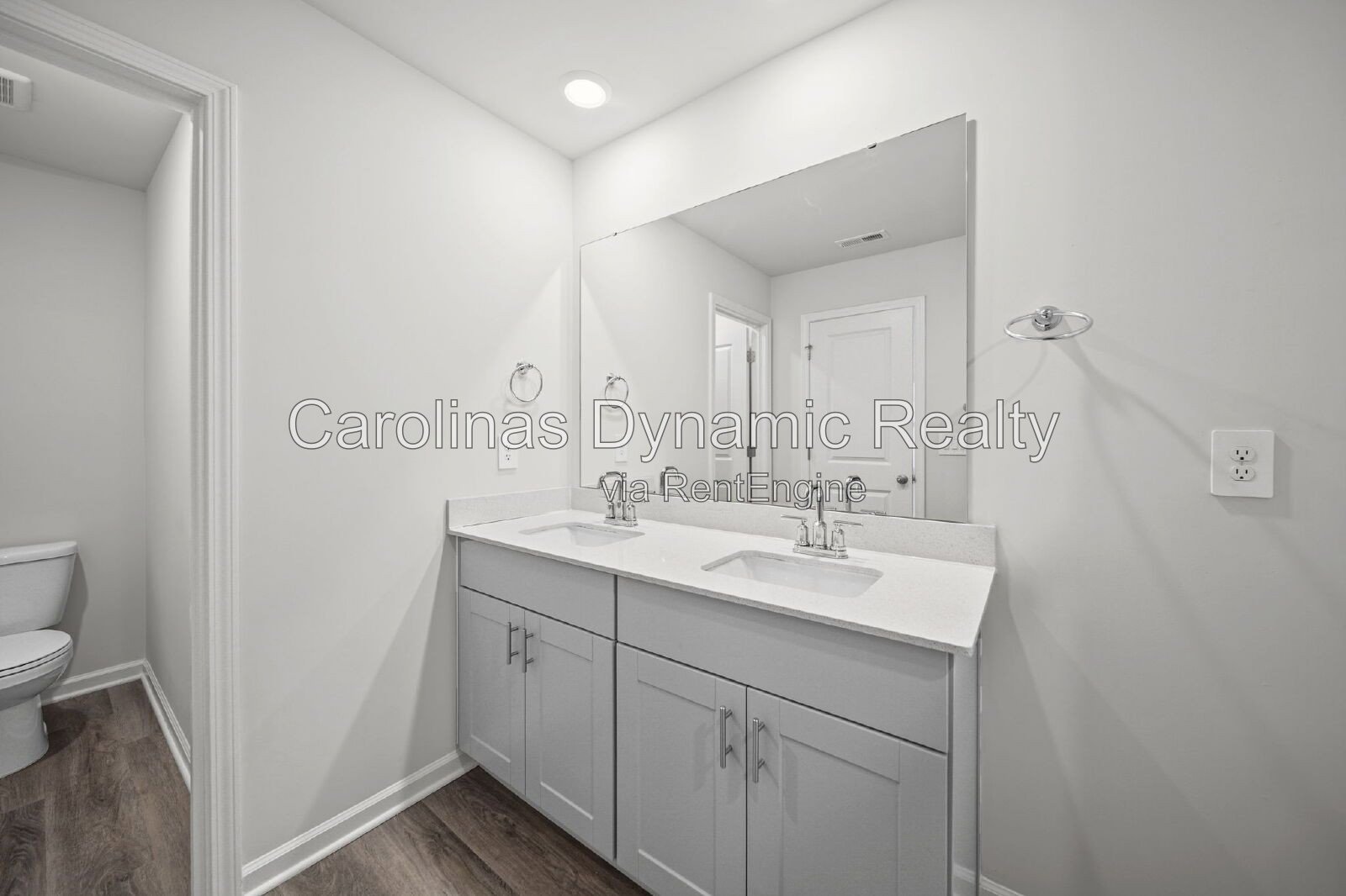 Spacious 3BR End-Unit Townhome in Prime Location with 2 Car Garage property image