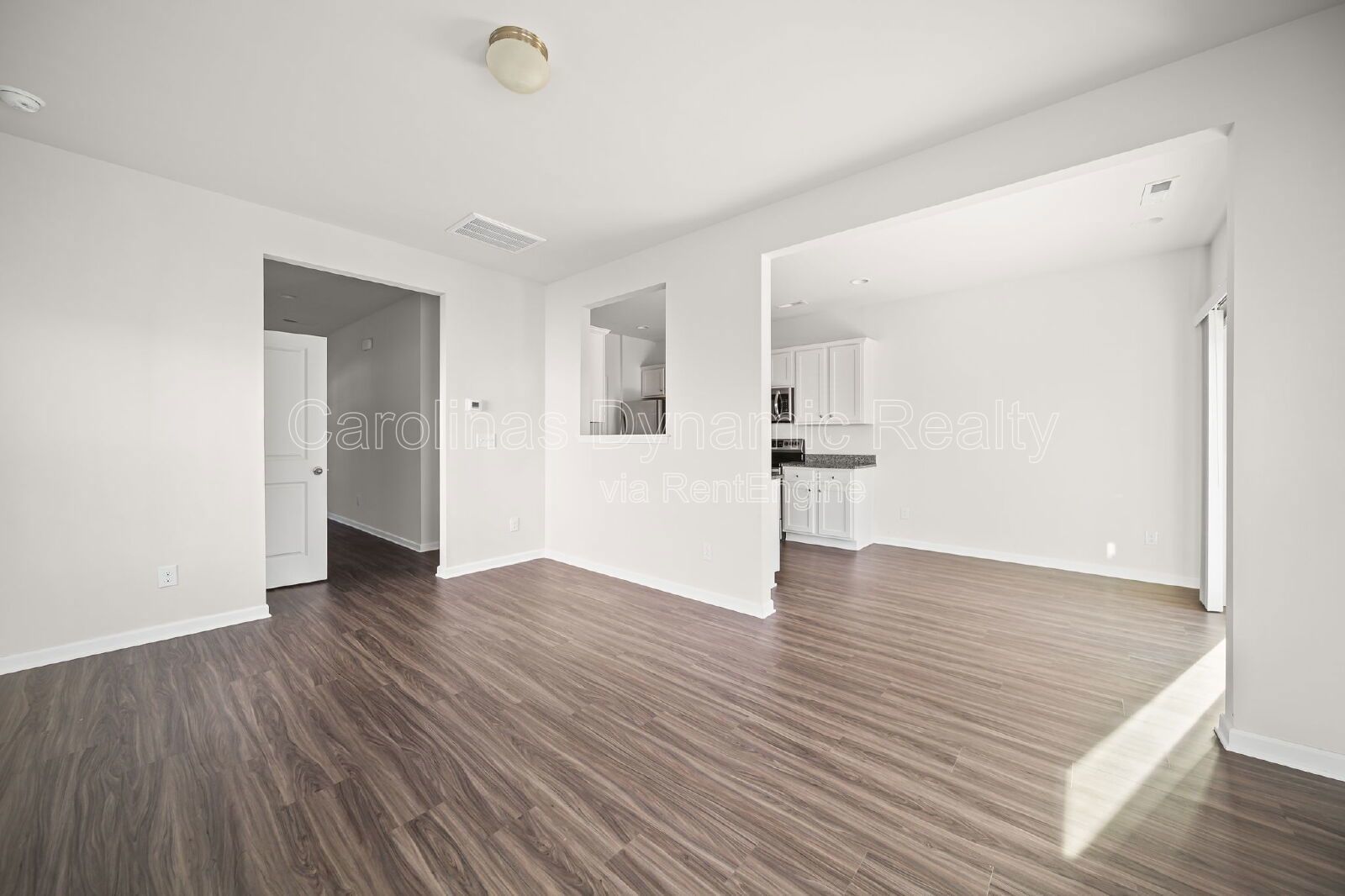 3 Bedrooms | 2.5 Baths | Granite Counters | Stainless Steel Appliances property image