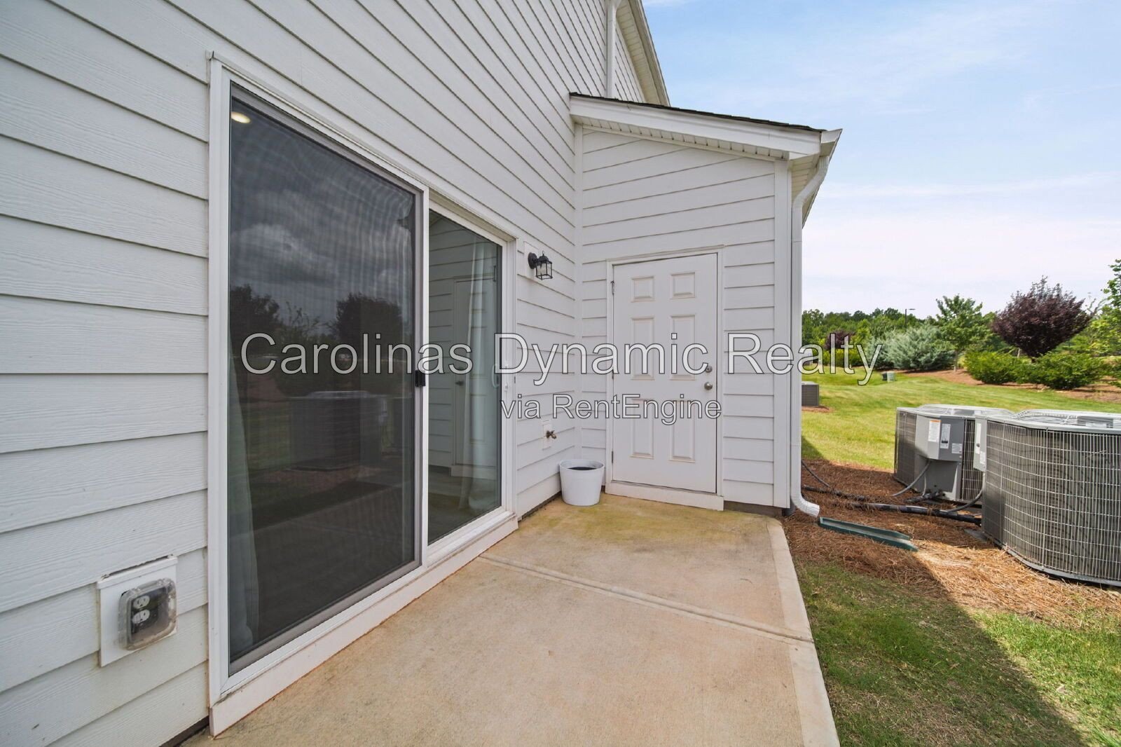 Spacious 3BR End-Unit Townhome in Prime Location with 2 Car Garage property image