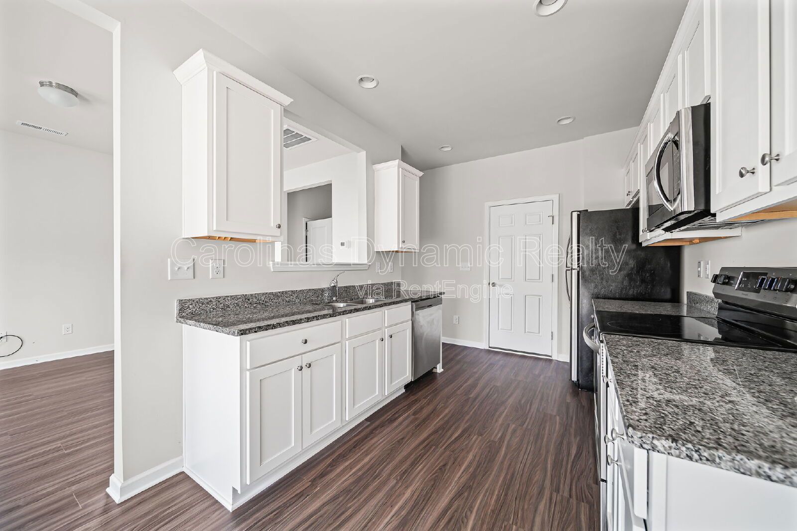 3 Bedrooms | 2.5 Baths | Granite Counters | Stainless Steel Appliances property image