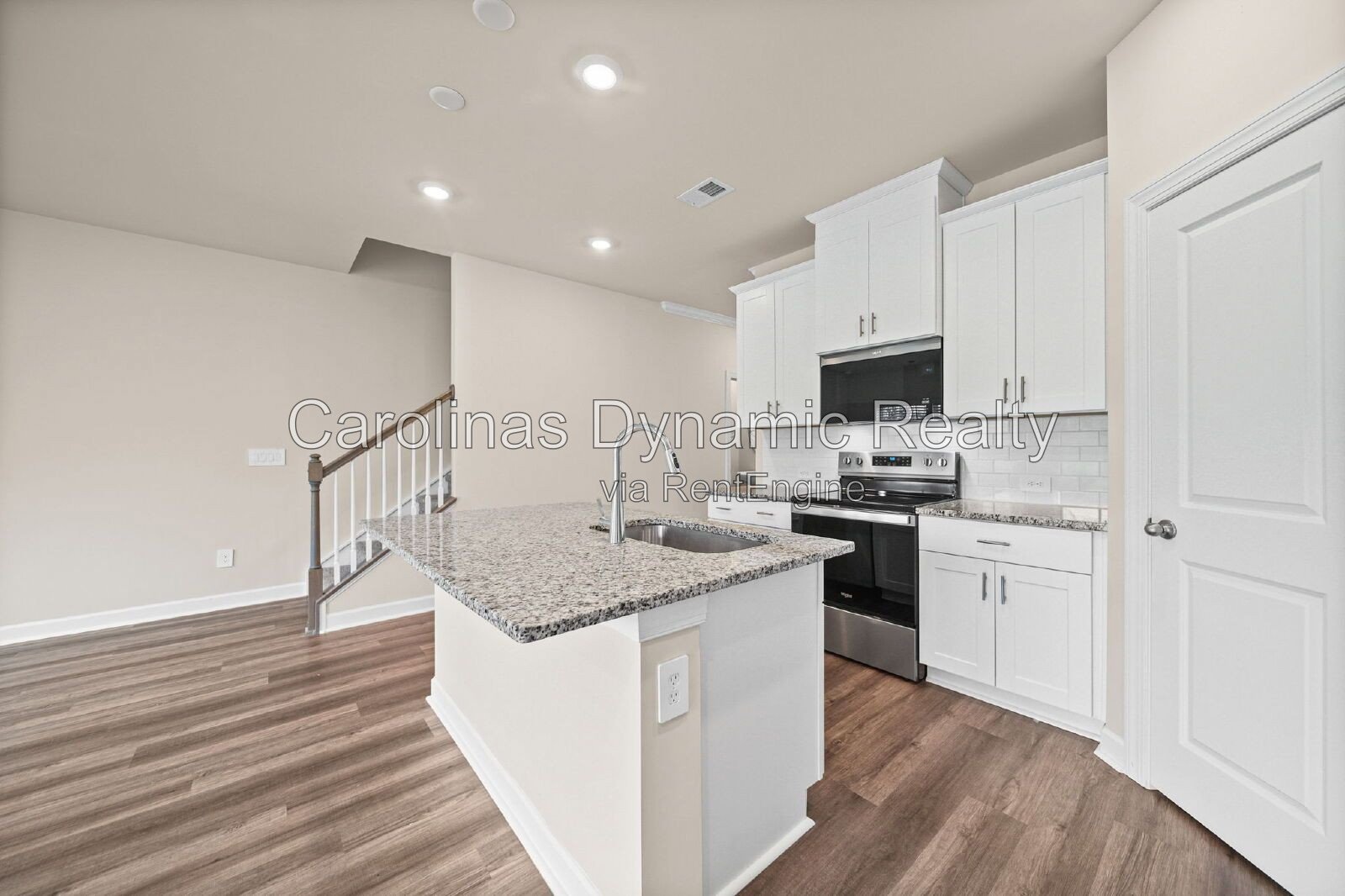 3 Bedrooms | 2.5 Baths | Granite Counters | Stainless Steel Appliances | Garage property image