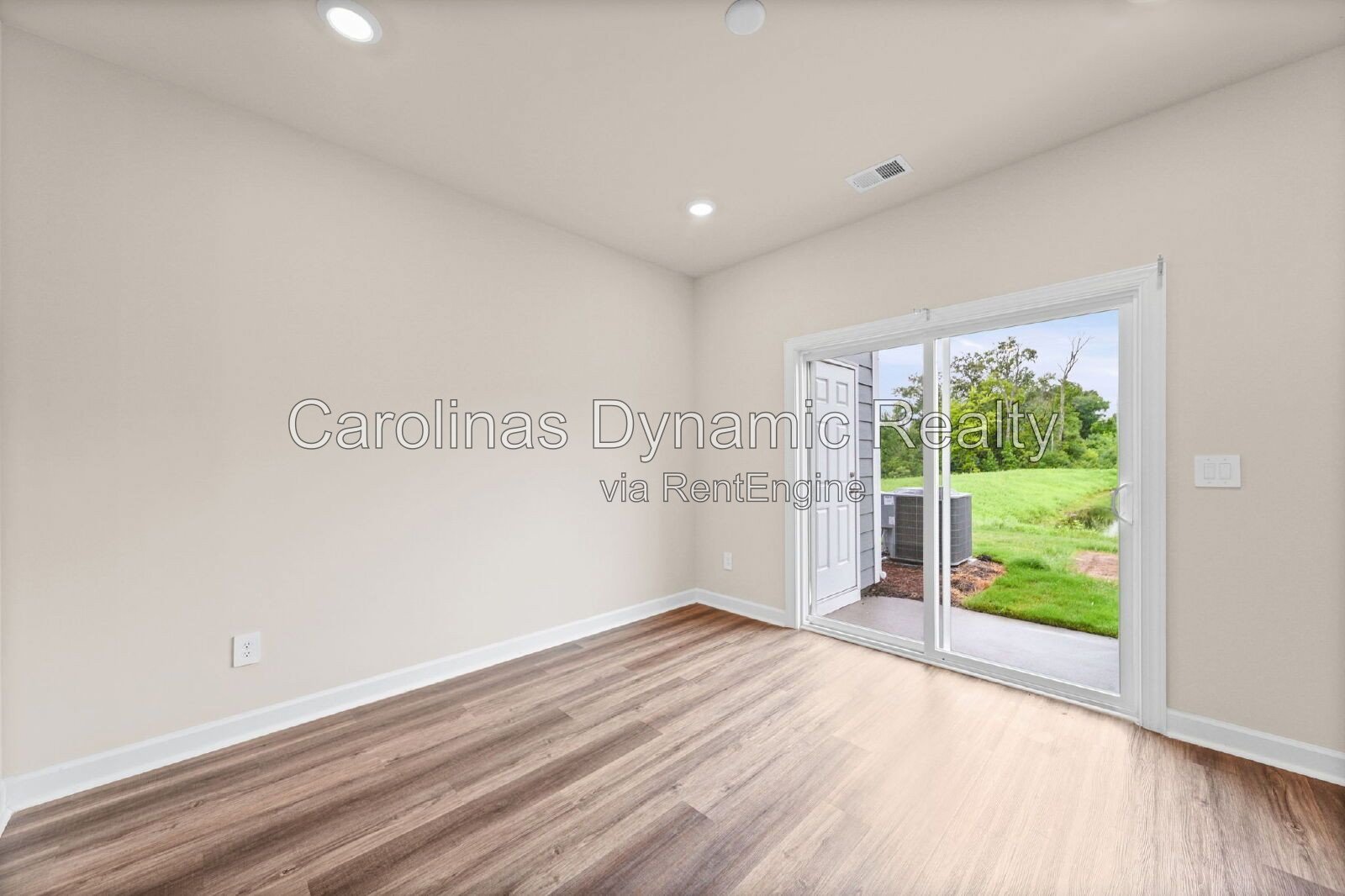 3 Bedrooms | 2.5 Baths | Granite Counters | Stainless Steel Appliances | Garage property image