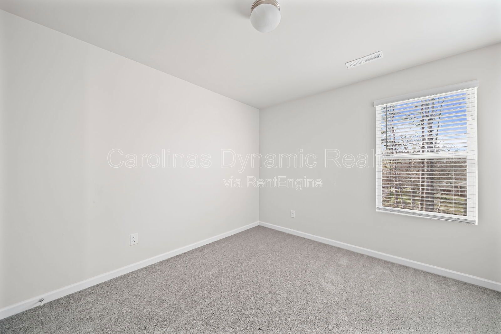 3 Bedrooms | 2.5 Baths | Granite Counters | Stainless Steel Appliances property image