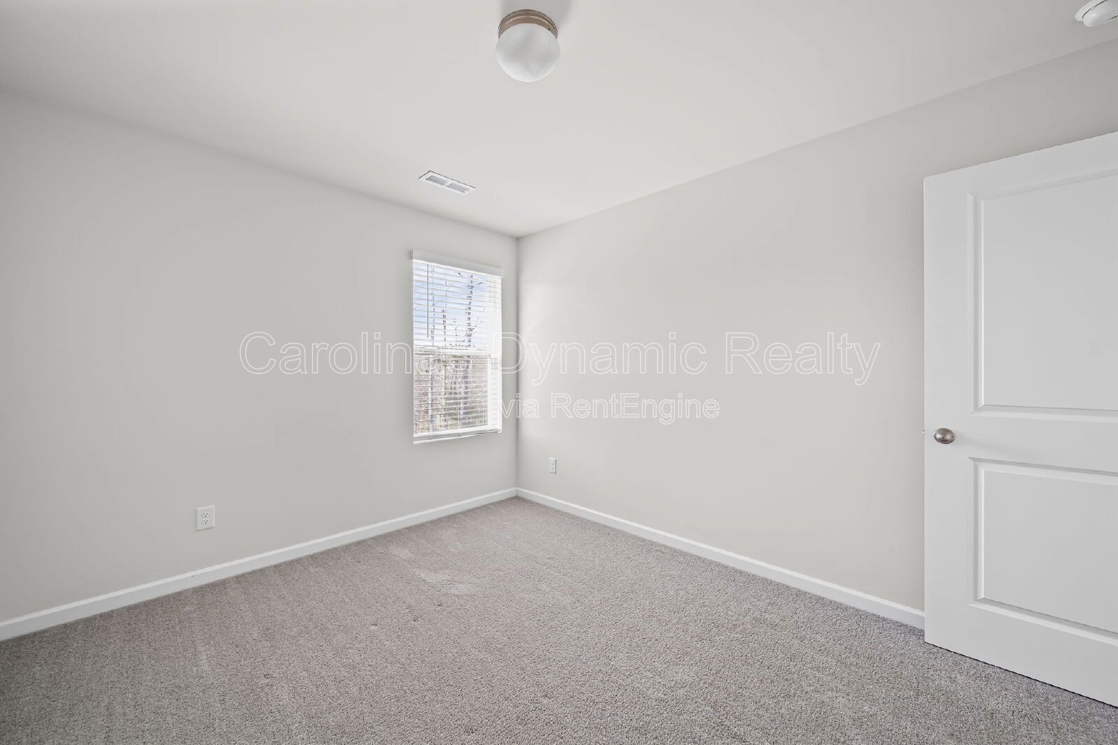 3 Bedrooms | 2.5 Baths | Granite Counters | Stainless Steel Appliances property image