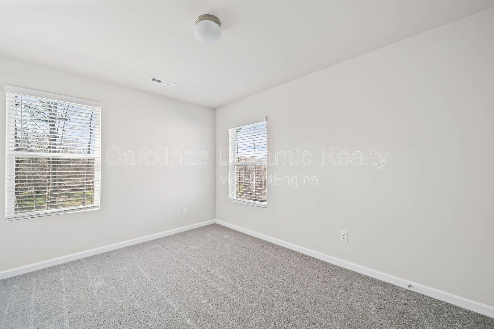 3 Bedrooms | 2.5 Baths | Granite Counters | Stainless Steel Appliances property image