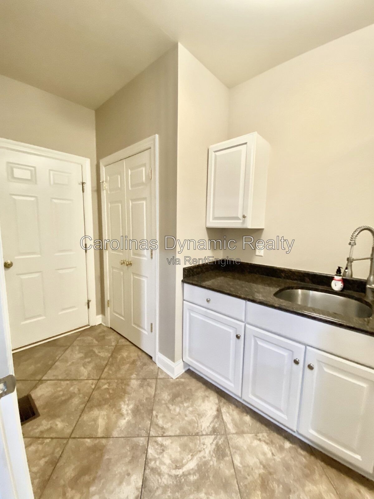 Elegant 5BR 3BA ,Two Story Brick Home In Hunter Oaks in Waxhaw - minutes from Waverly and Blakeney. Great Union Cty Schools property image