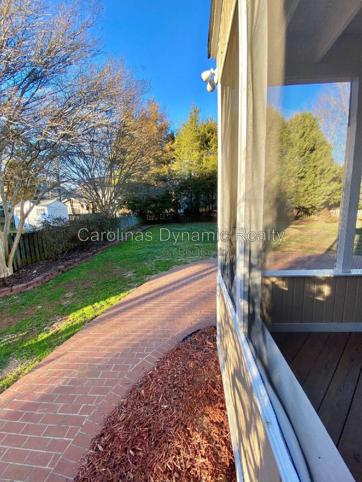 Elegant 5BR 3BA ,Two Story Brick Home In Hunter Oaks in Waxhaw - minutes from Waverly and Blakeney. Great Union Cty Schools property image