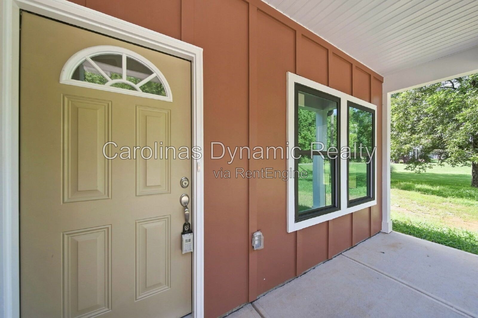 Brand-new construction with modern finishes, a thoughtful single-level floor plan, and an impressive primary suite! property image